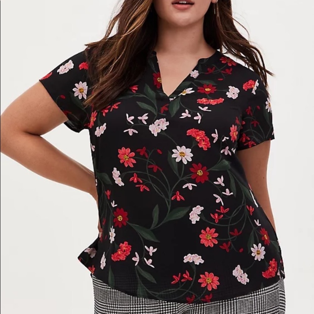Georgette Hi-Low Short Sleeve Blouse